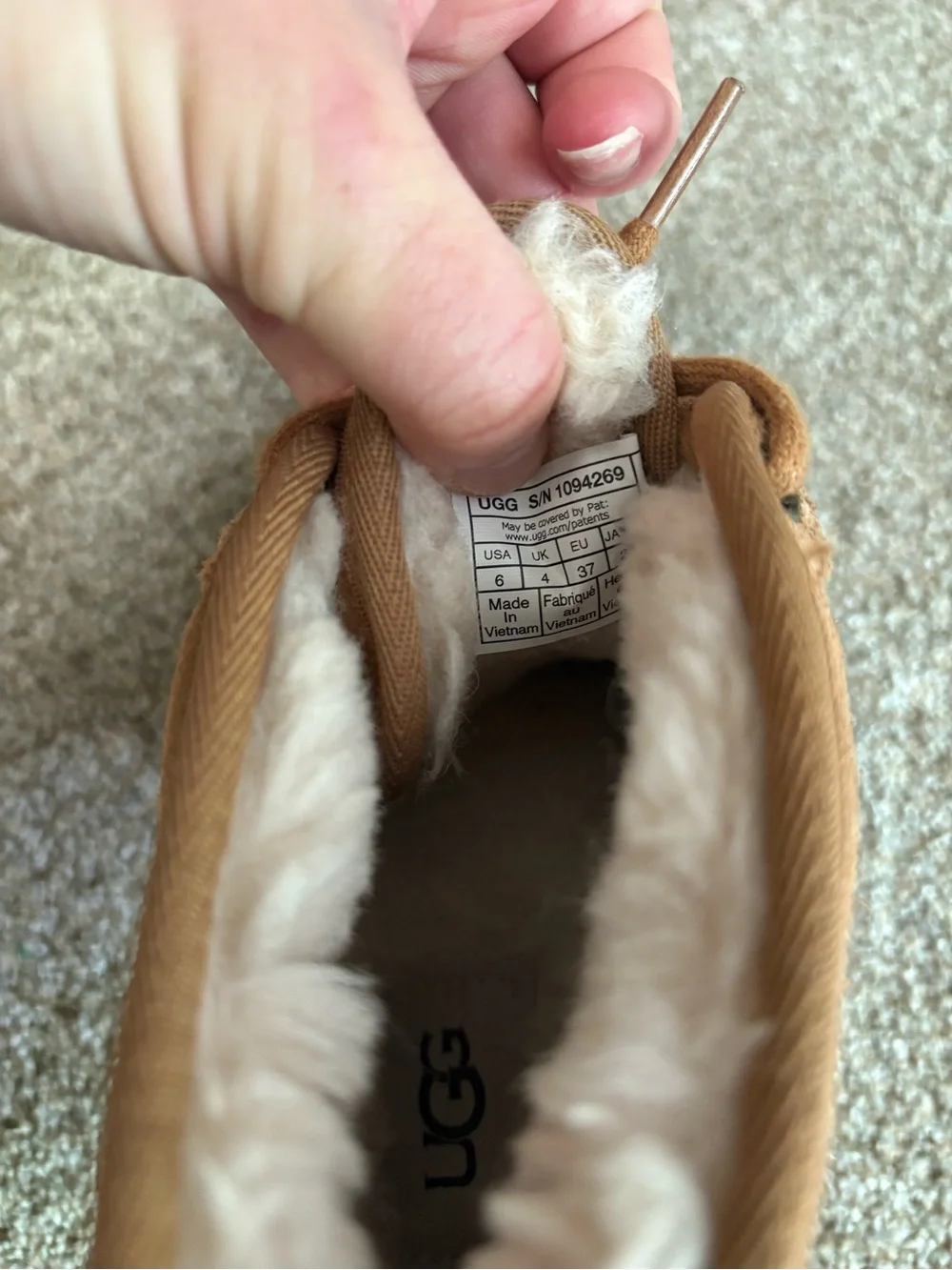 Women Uggs size 6 / EU 37 _ NWT _ Neumel Chestnut